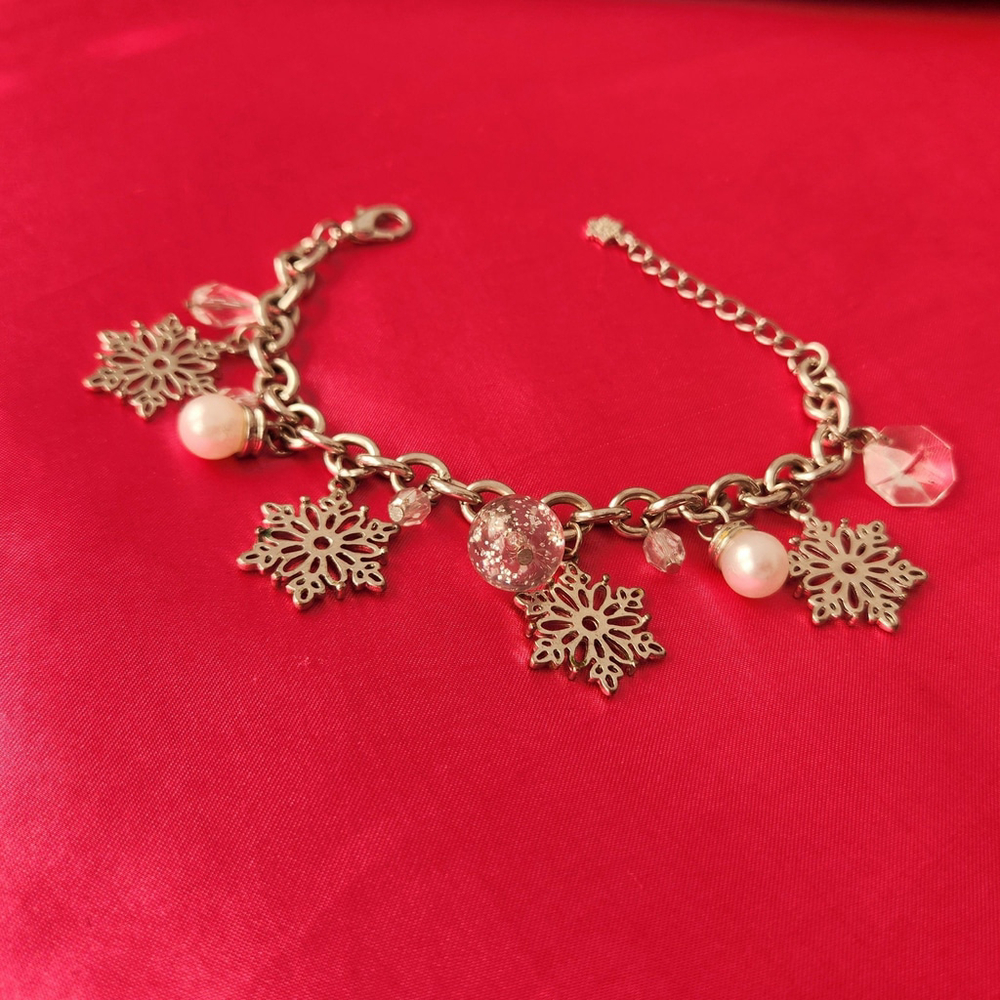 Snowflake ❄️ Charmed Bracelet